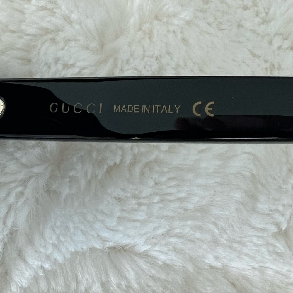 Gucci Black Sunglasses with Tiger - Picture 6 of 6